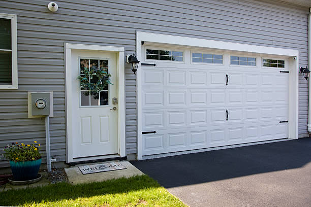 24/7 Emergency Garage Door Roller Replacement experts in Cascade, ID